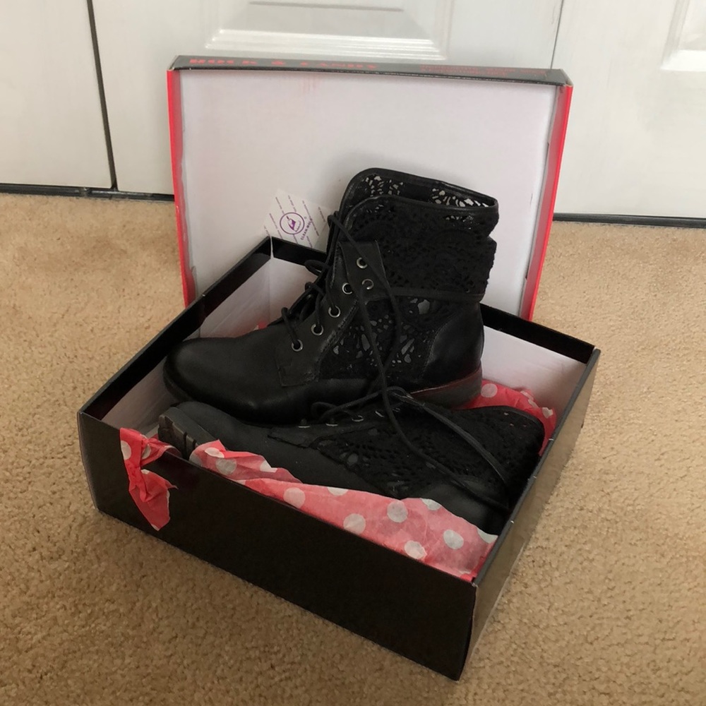 Rick & candy boot lace up